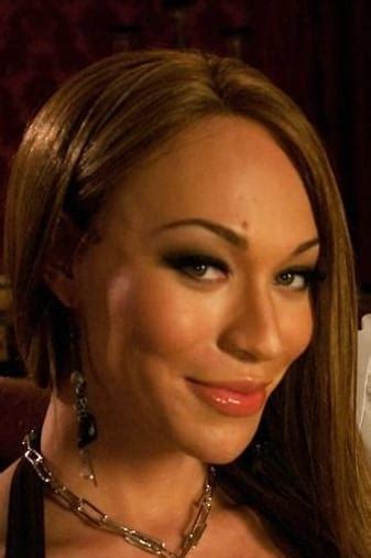Huge breasted Latina tranny beauty Mia Isabella sucks and fucks. 2 år siden. Shemale.pub. 83% 1:24:40.